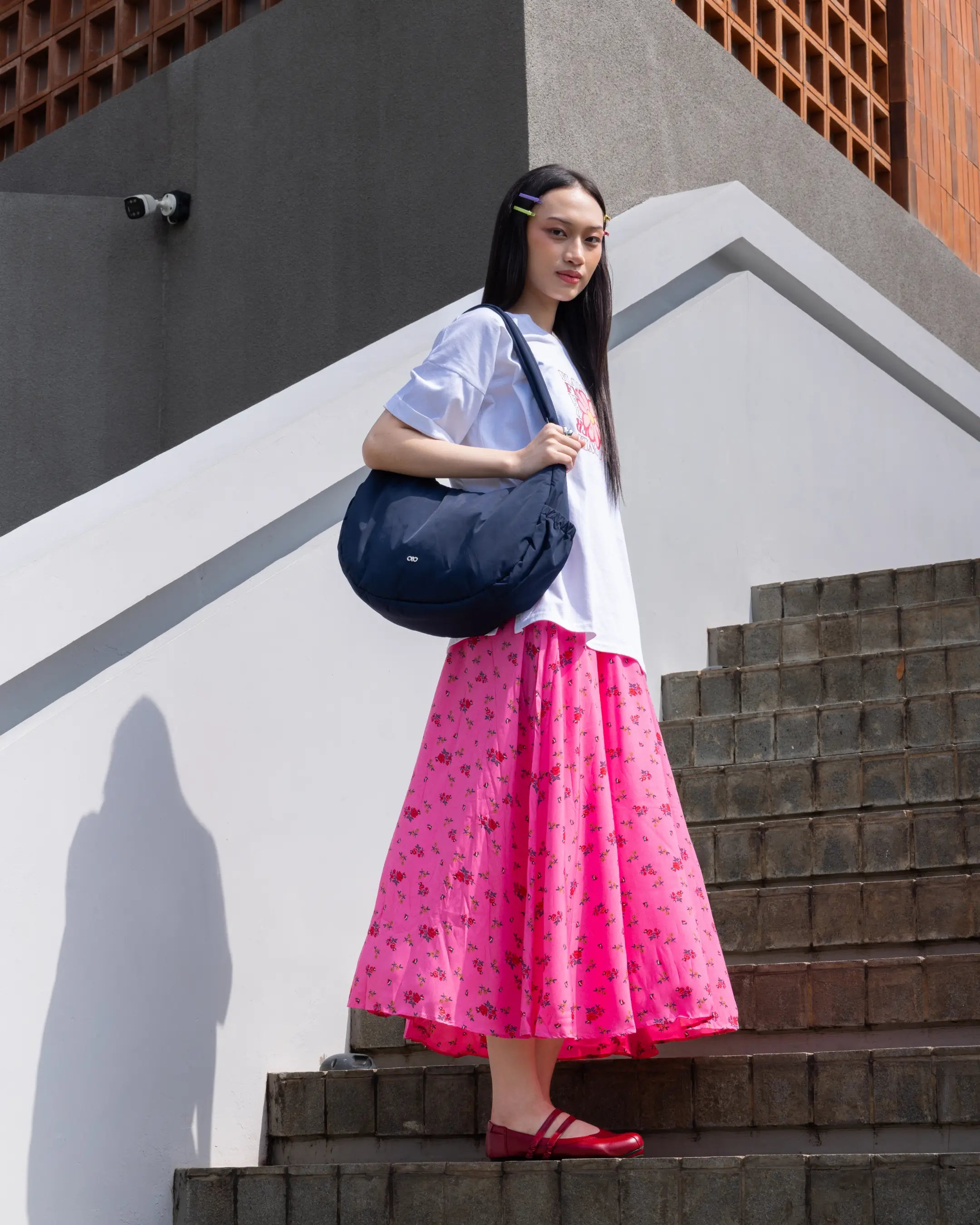 XL POSH CRESCENT BAG IN MIDNIGHT TSL Singapore