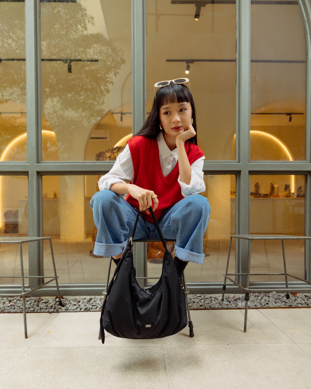 POSH HOBO BAG IN JET BLACK