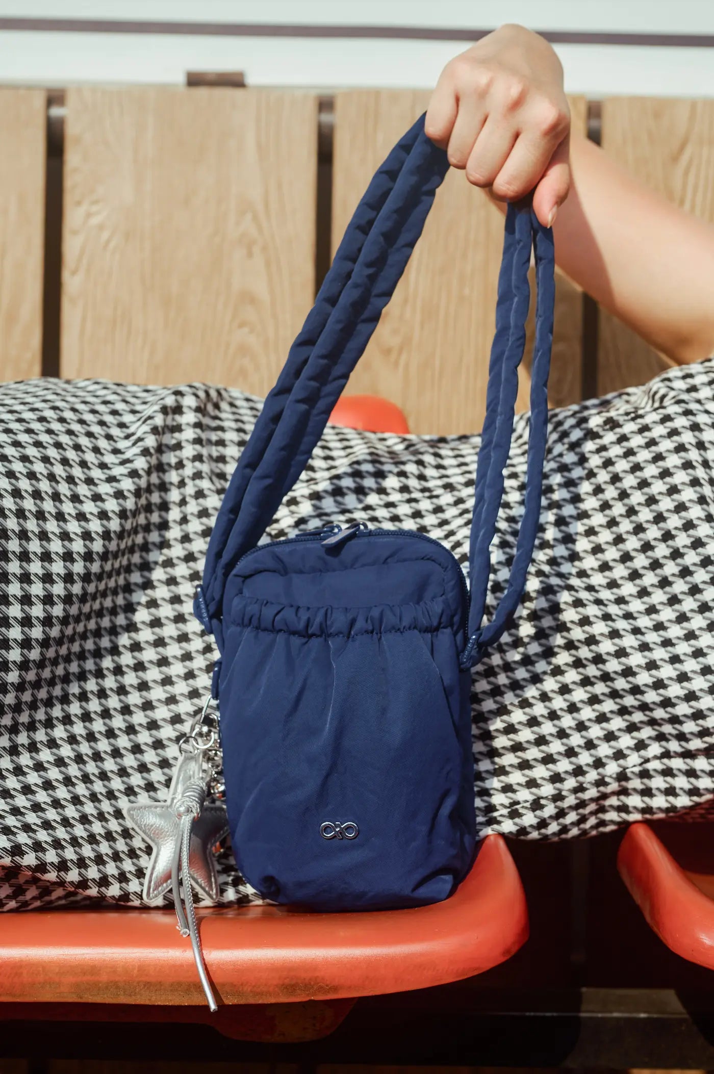 POSH SWIFT SLING IN MIDNIGHT