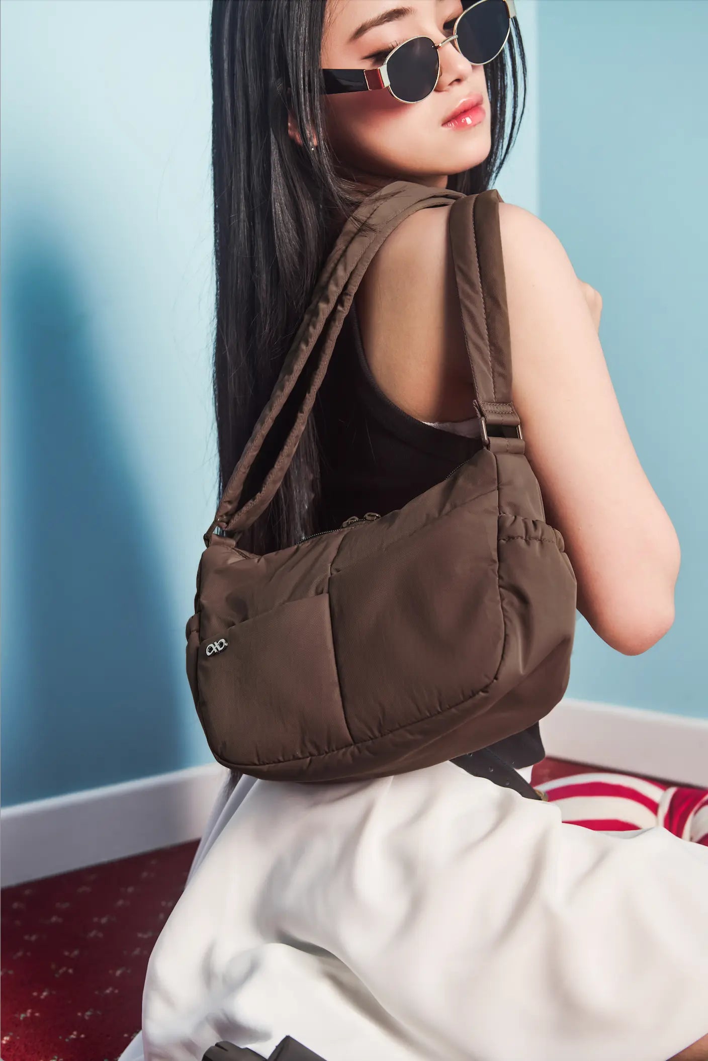 MINI SIGNATURE POCKET CROSSBODY BAG IN COSY LUXE CACAO