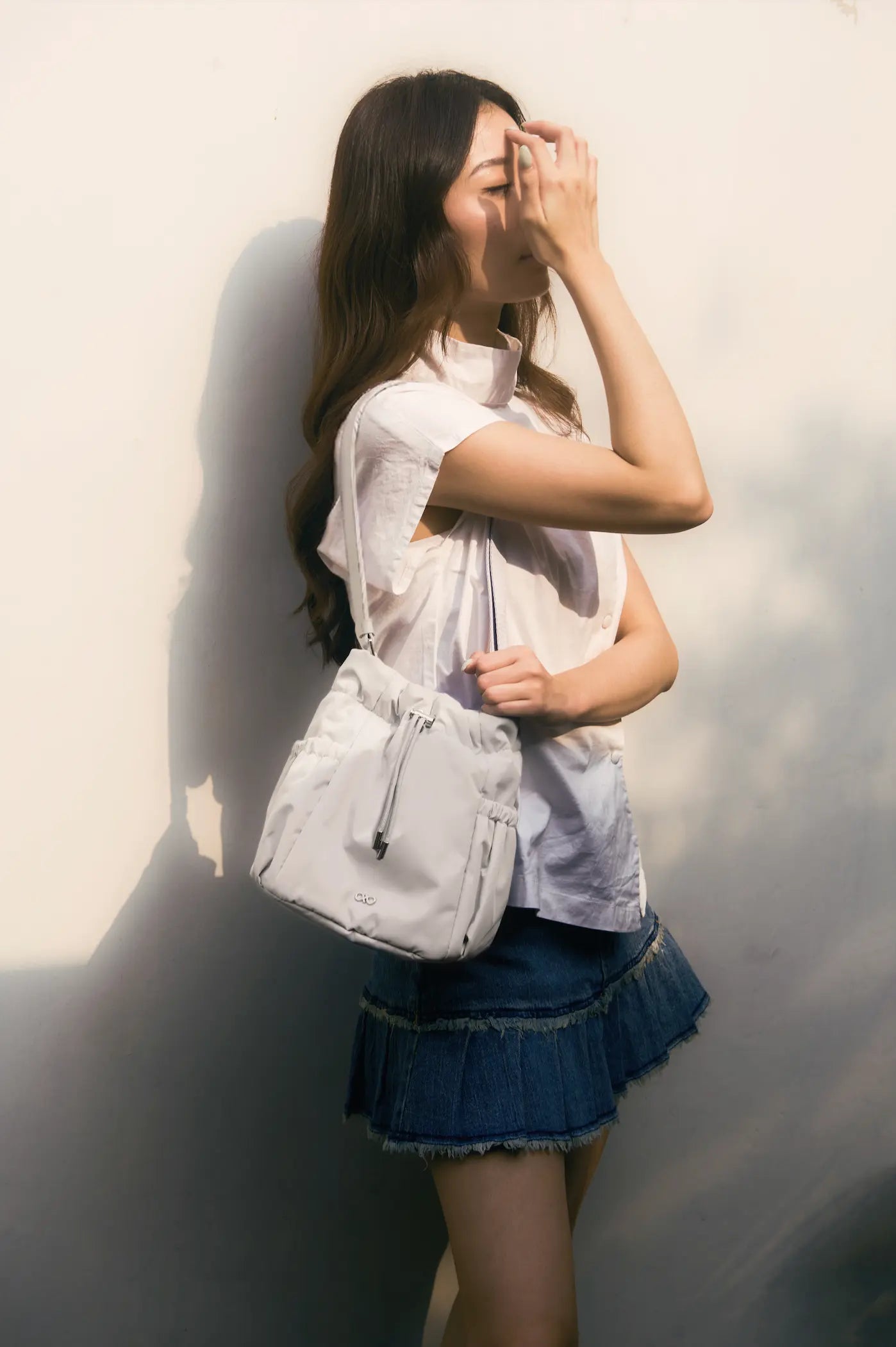 COSY LUXE BUCKET BAG IN OAT