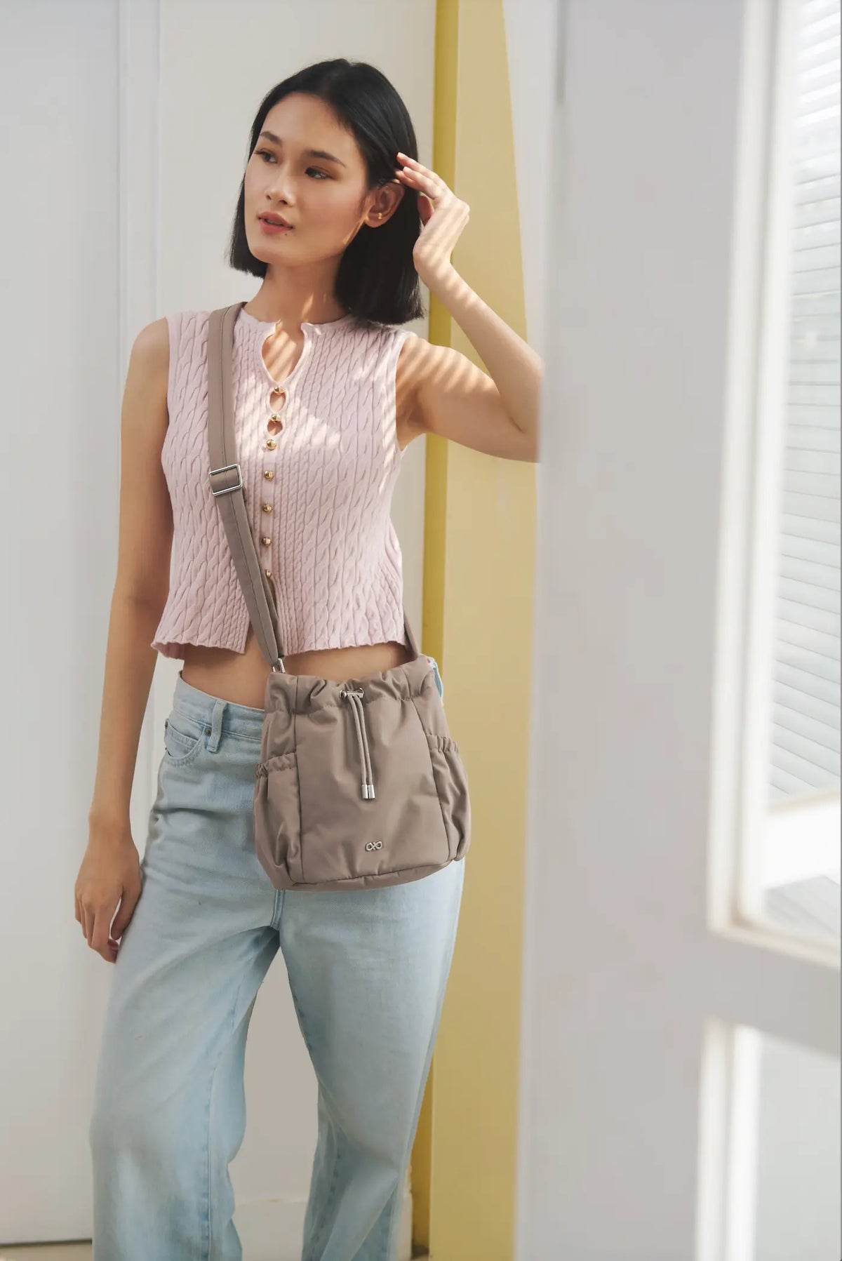 MINI COSY LUXE BUCKET BAG IN TAUPE