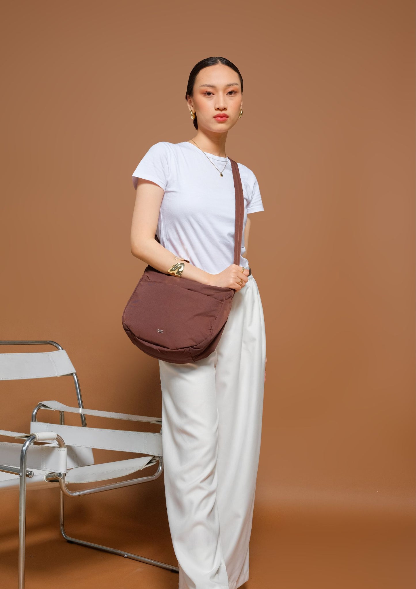 POSH PUFFY CROSSBODY BAG IN CHOCOLATE