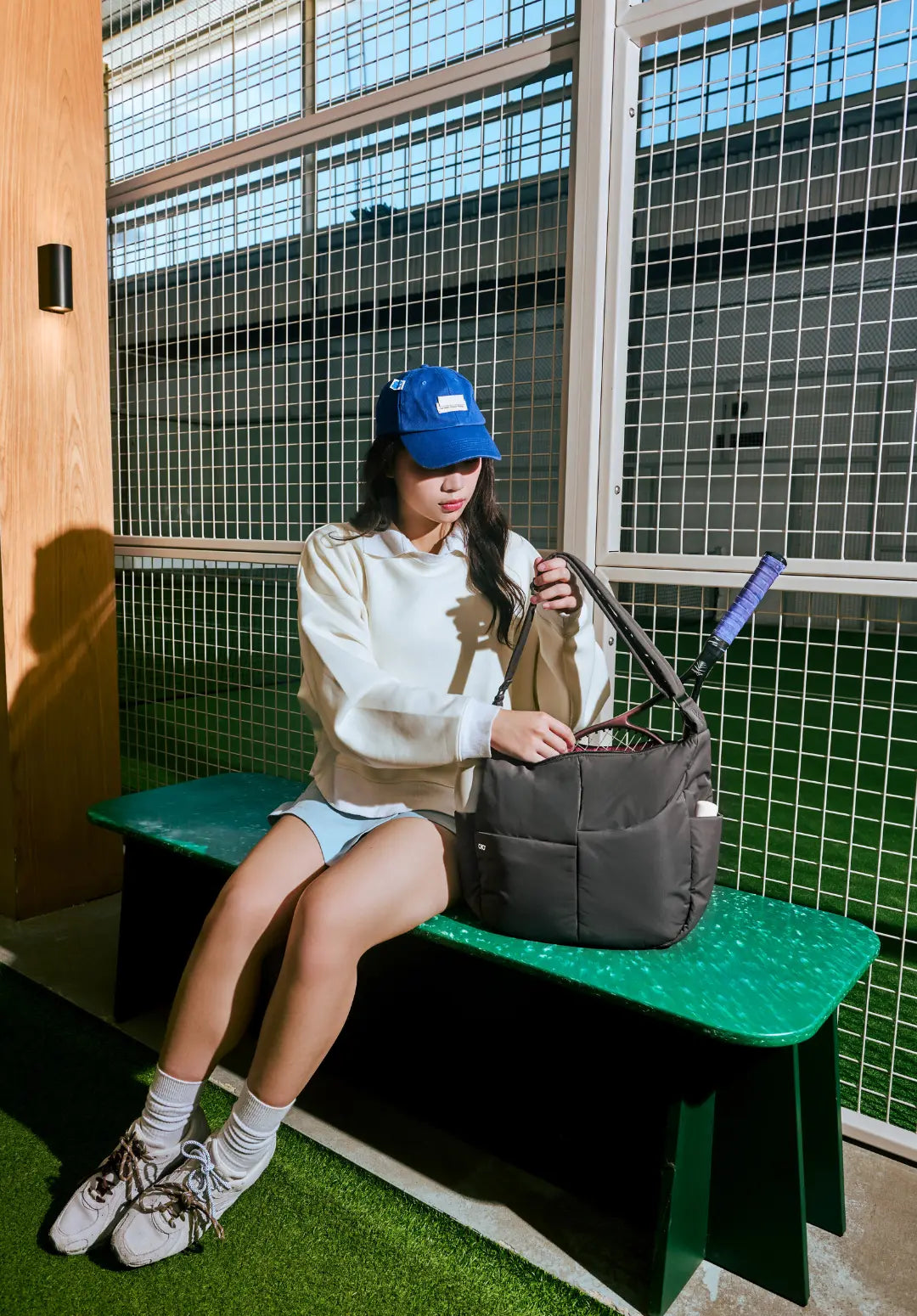 XL SIGNATURE POCKET CROSSBODY BAG IN STORM GREY 