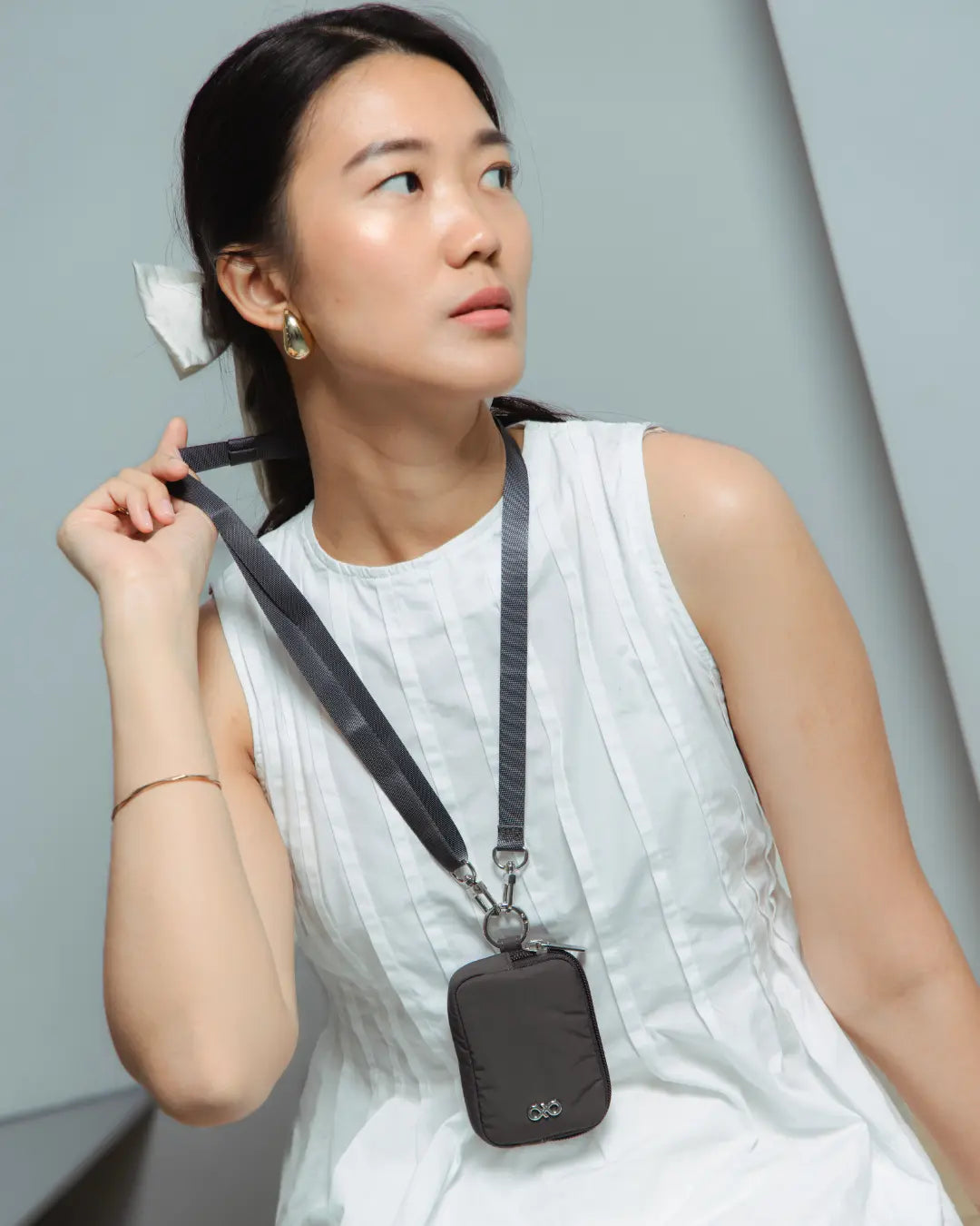 CARDHOLDER LANYARD IN GRAPHITE TSL Singapore