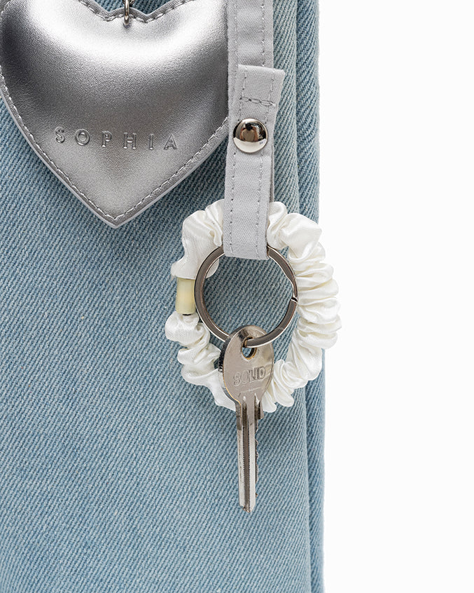 SIGNATURE POCKET DENIM TOTE BAG IN MID WASH DENIM