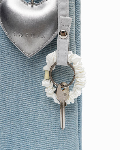 SIGNATURE POCKET DENIM TOTE BAG IN MID WASH DENIM