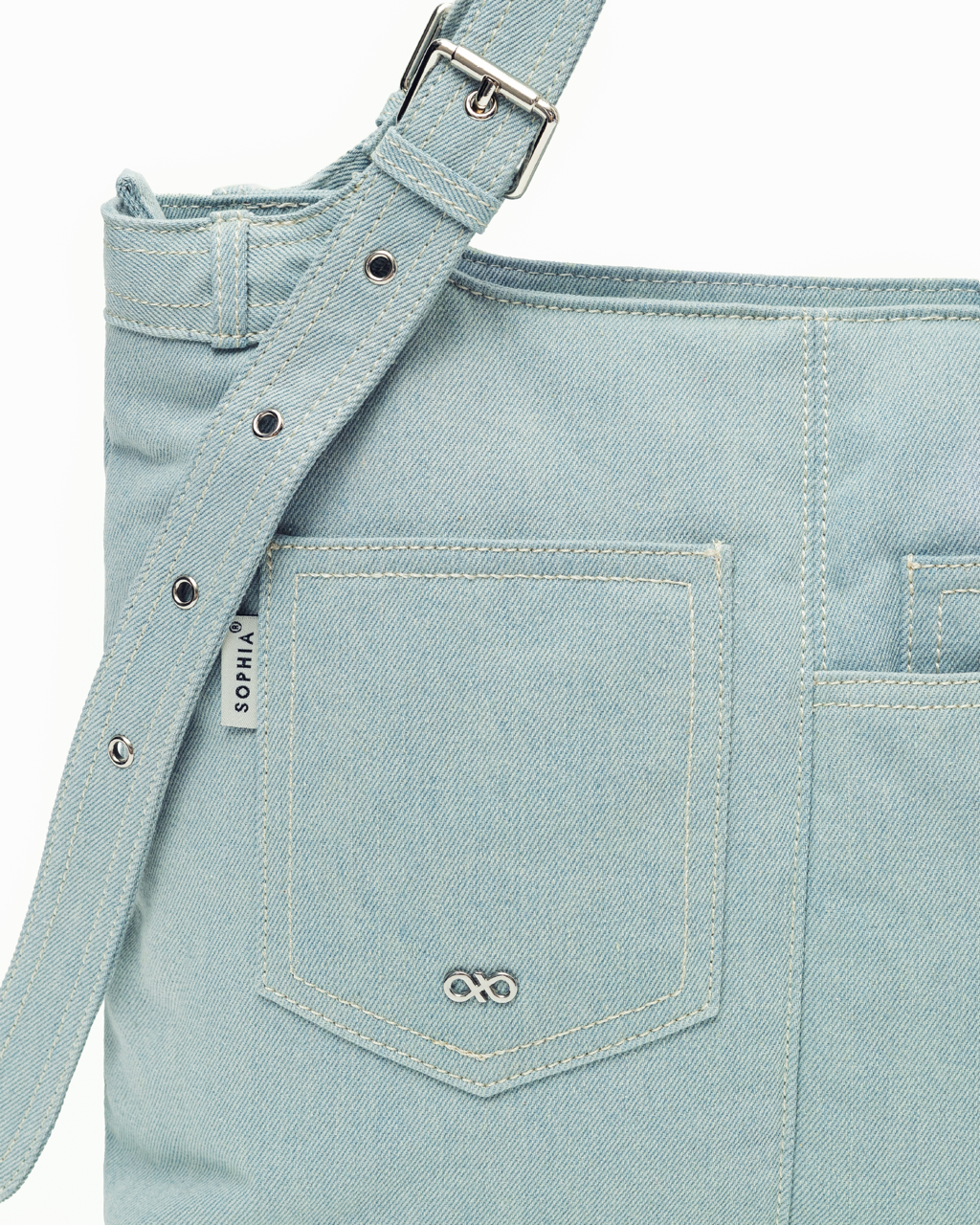 SIGNATURE POCKET DENIM TOTE BAG IN LIGHT WASH DENIM