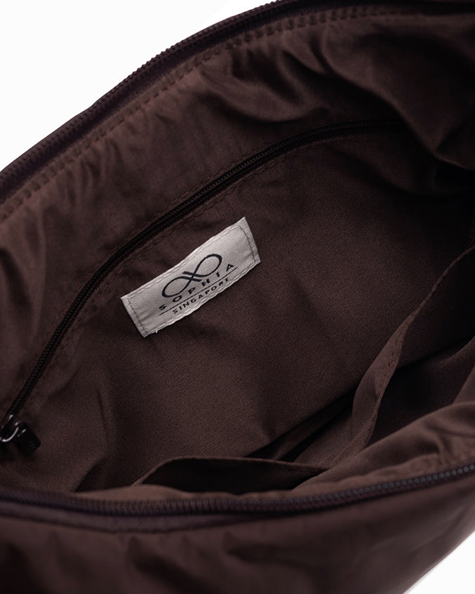 L POSH CRESCENT BAG IN CHOCO