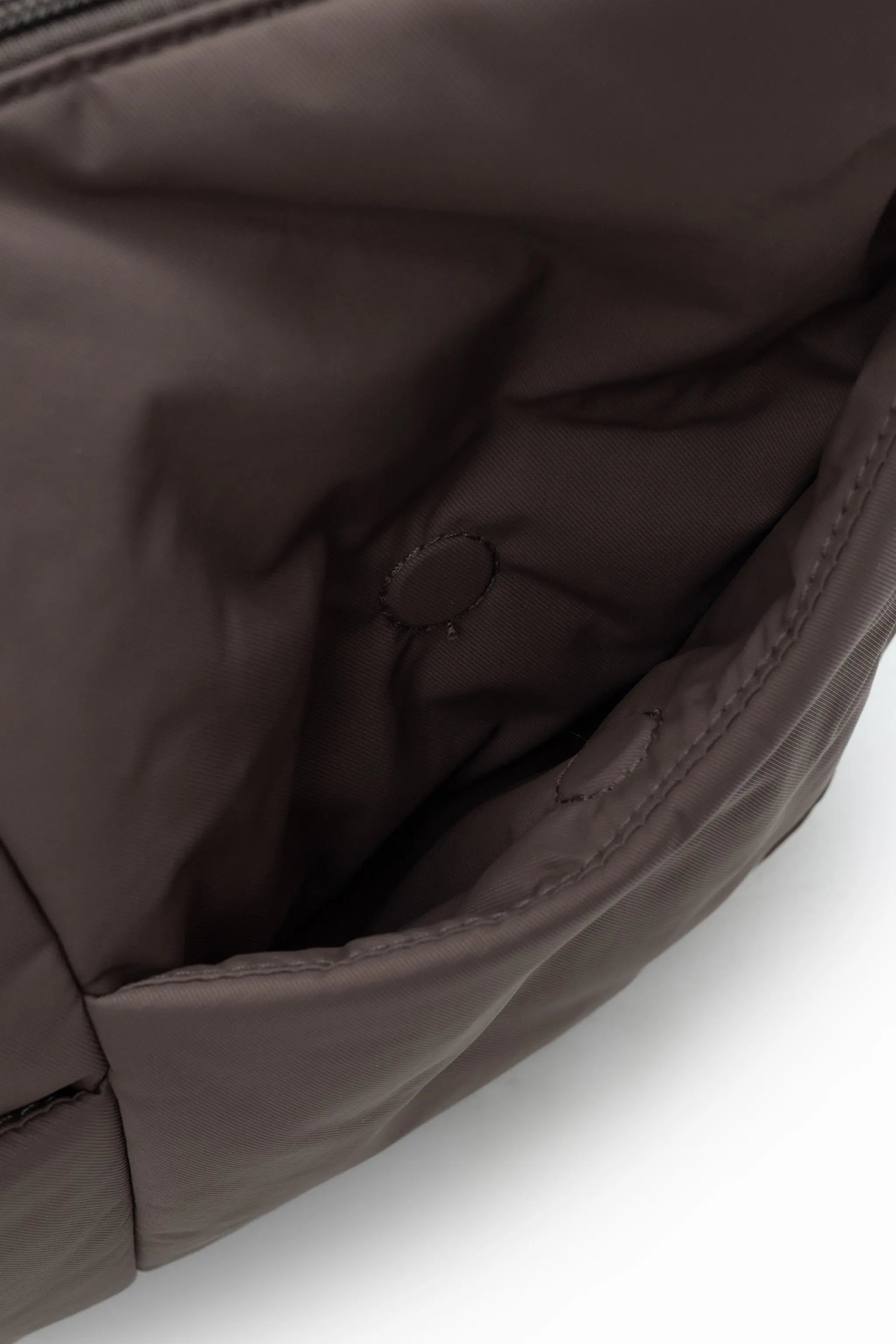 SIGNATURE POCKET CROSSBODY BAG 2.0 IN POSH TAUPE 
