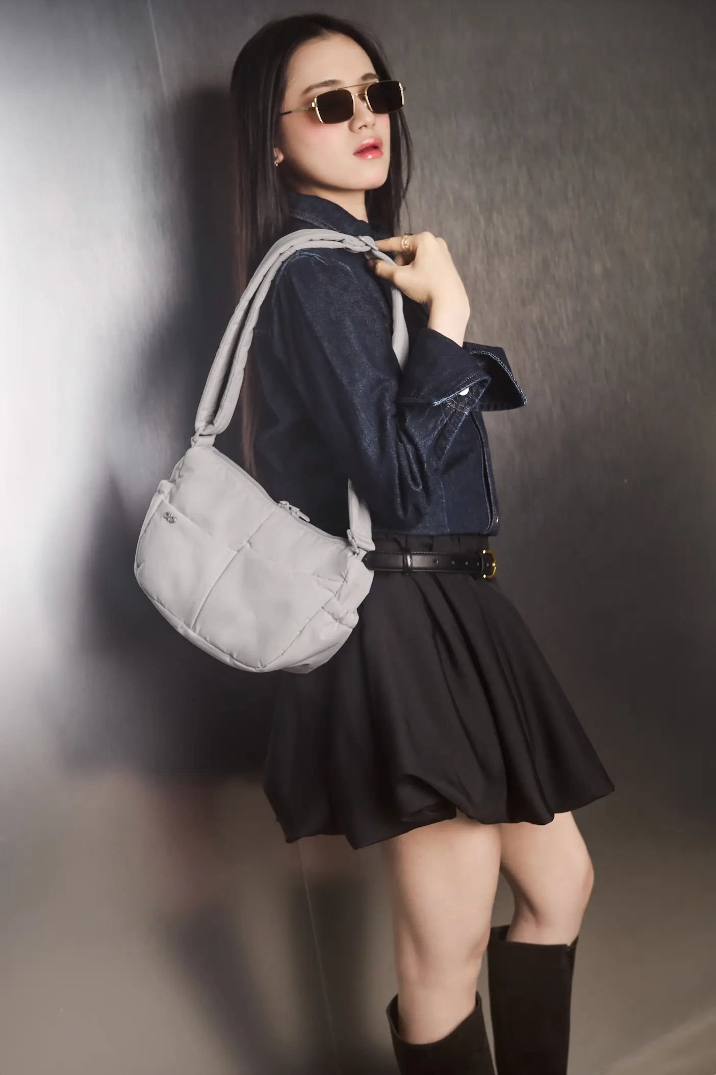 MINI SIGNATURE POCKET CROSSBODY BAG IN COSY LUXE DOVE GREY 