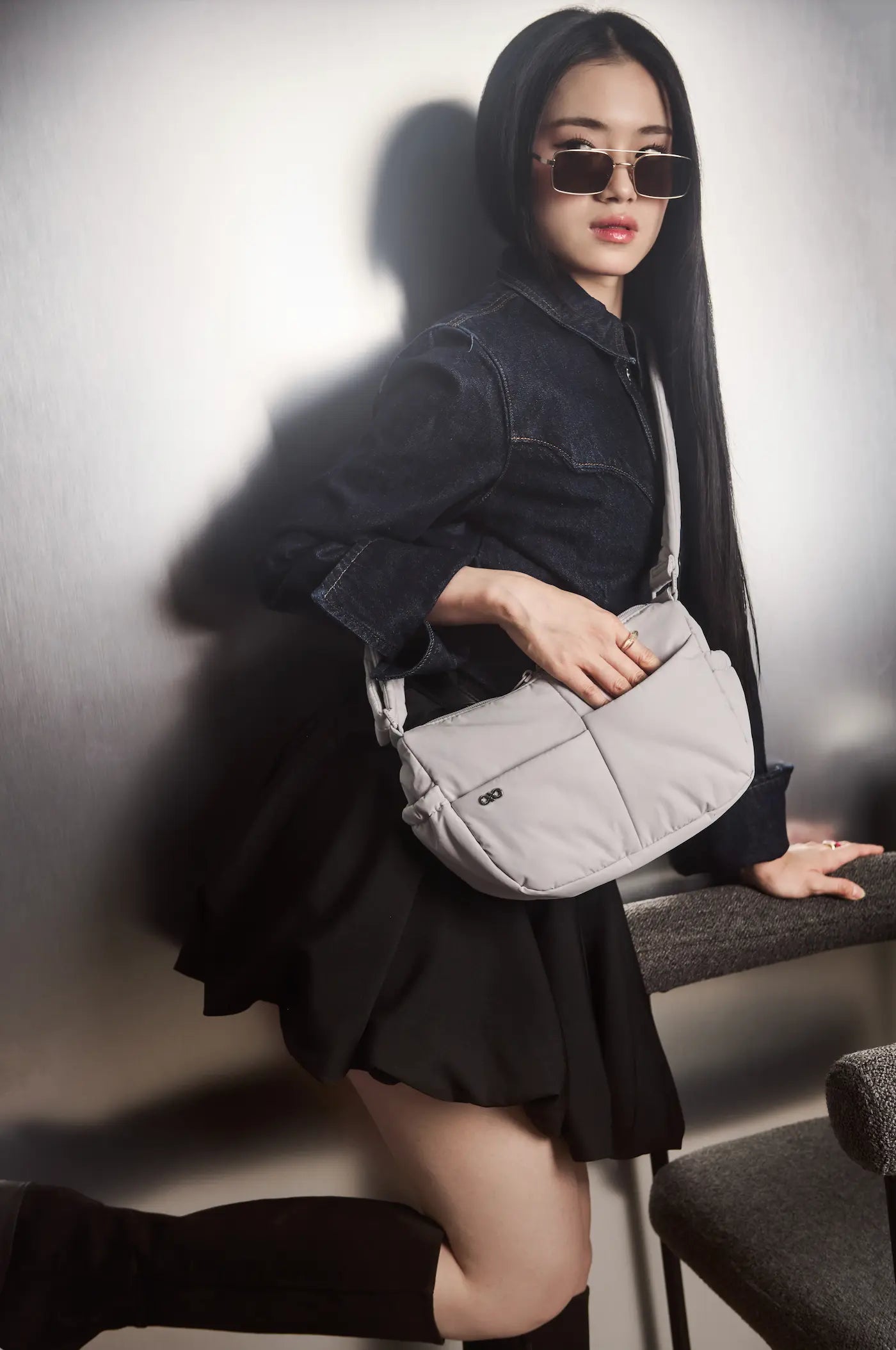 MINI SIGNATURE POCKET CROSSBODY BAG IN COSY LUXE DOVE GREY 