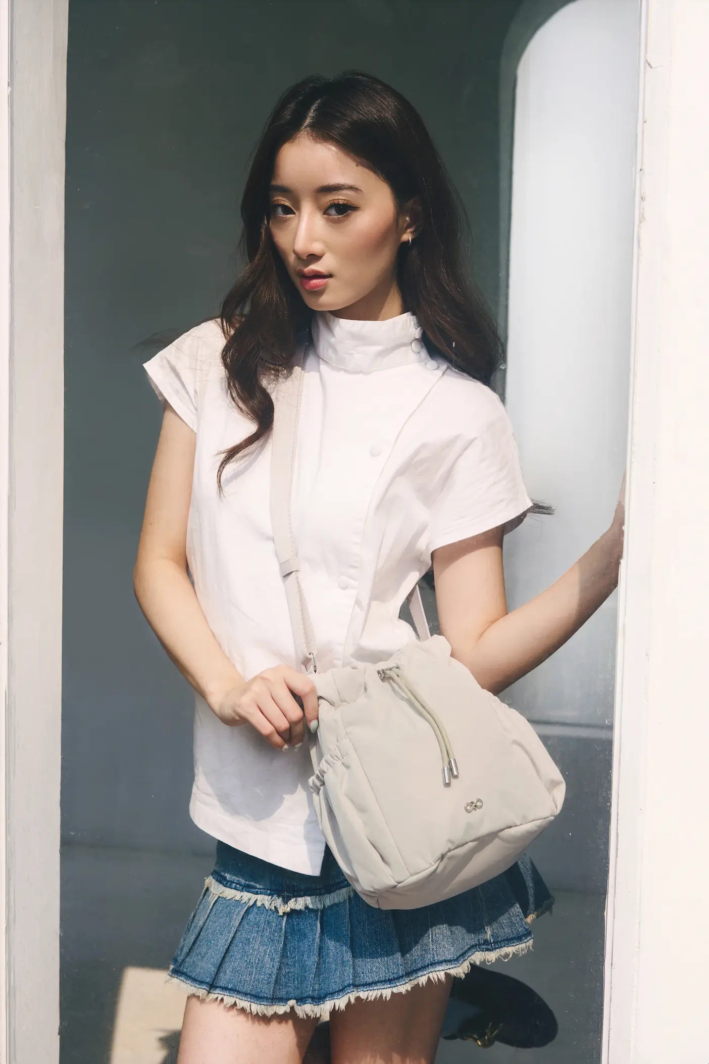 COSY LUXE BUCKET BAG IN OAT 