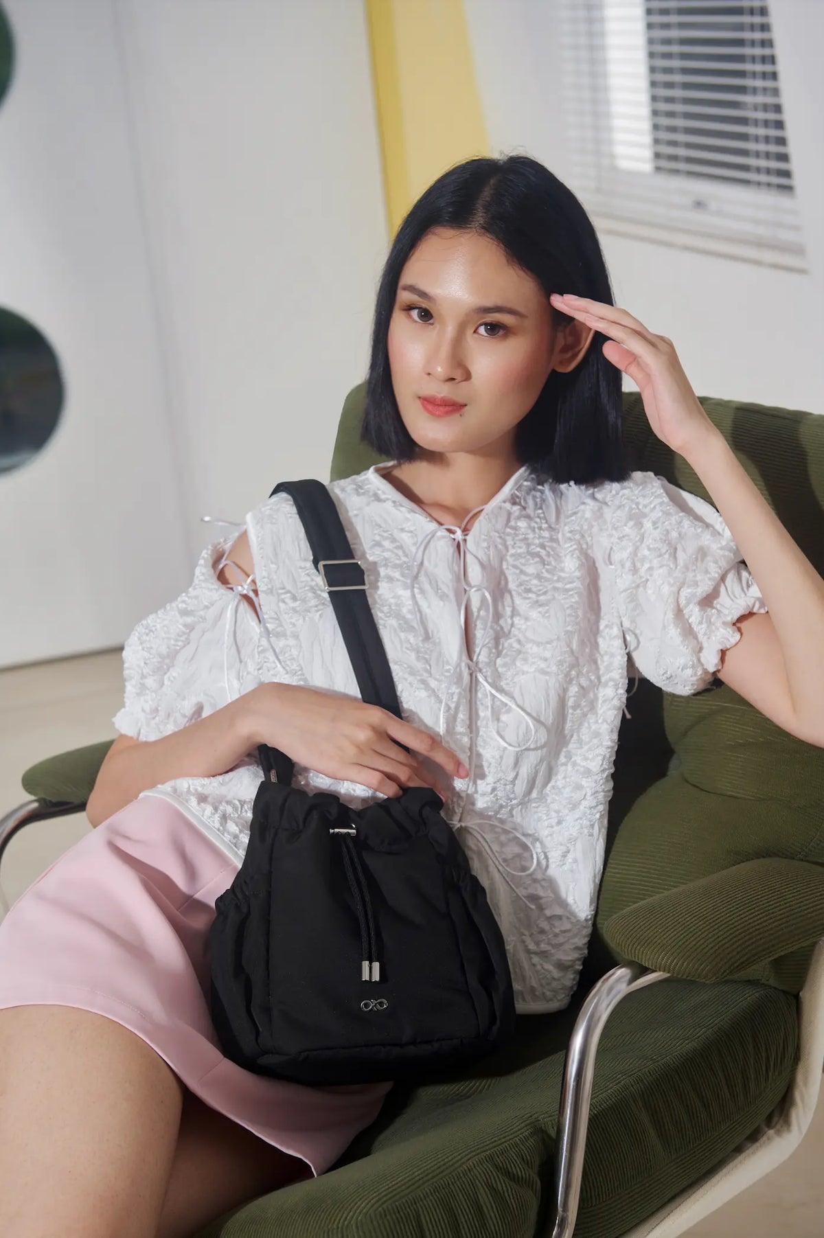 MINI COSY LUXE BUCKET BAG IN JET BLACK 