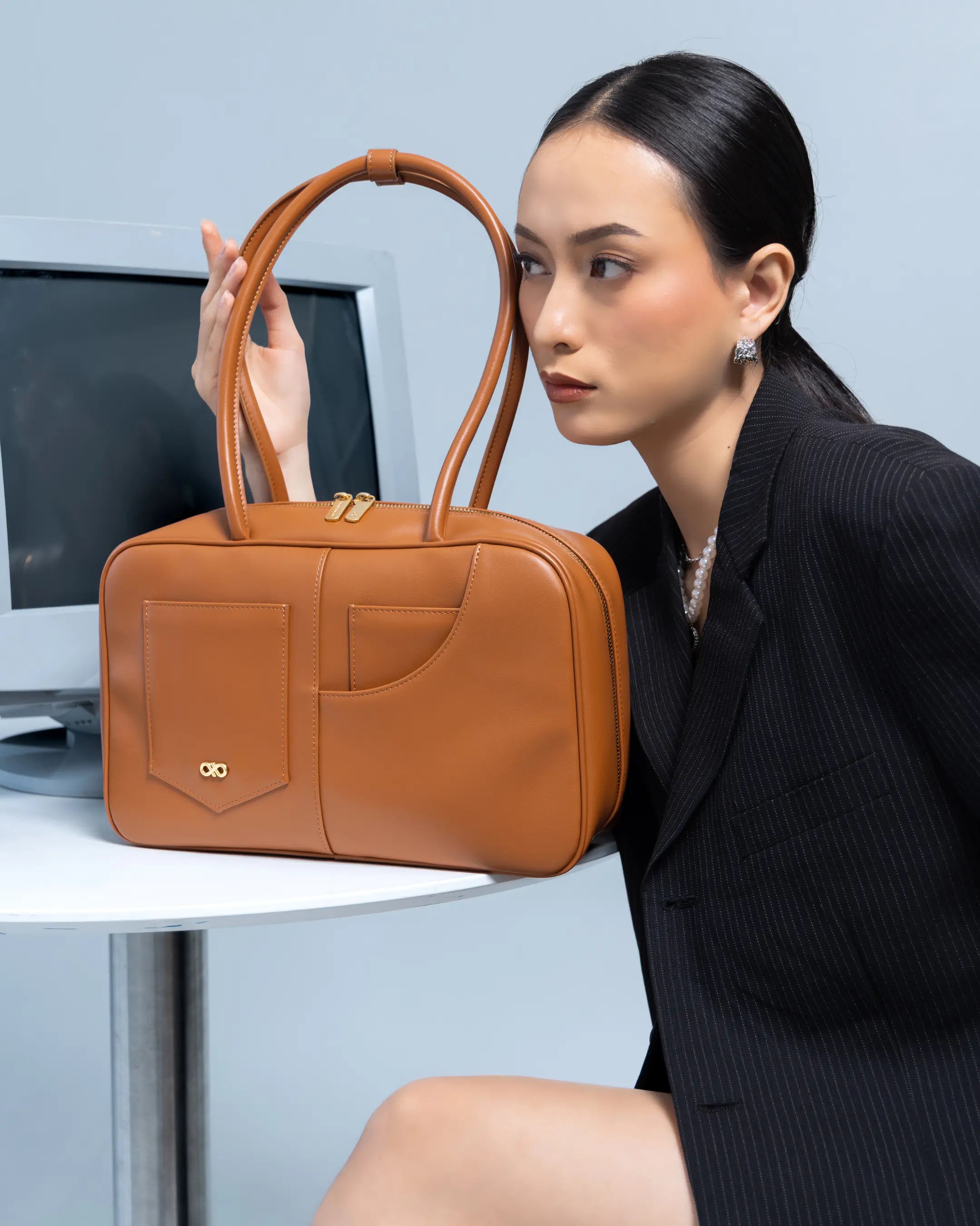 SIGNATURE POCKET M REI TOTE BAG IN CAMEL TSL Singapore